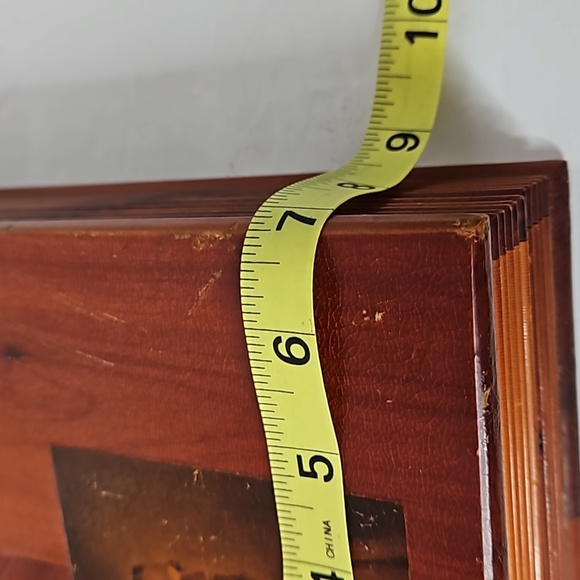 Wooden Vintage Cedar Holy Bible Box Holder with Picture of Jesus - Picture 4 of 7